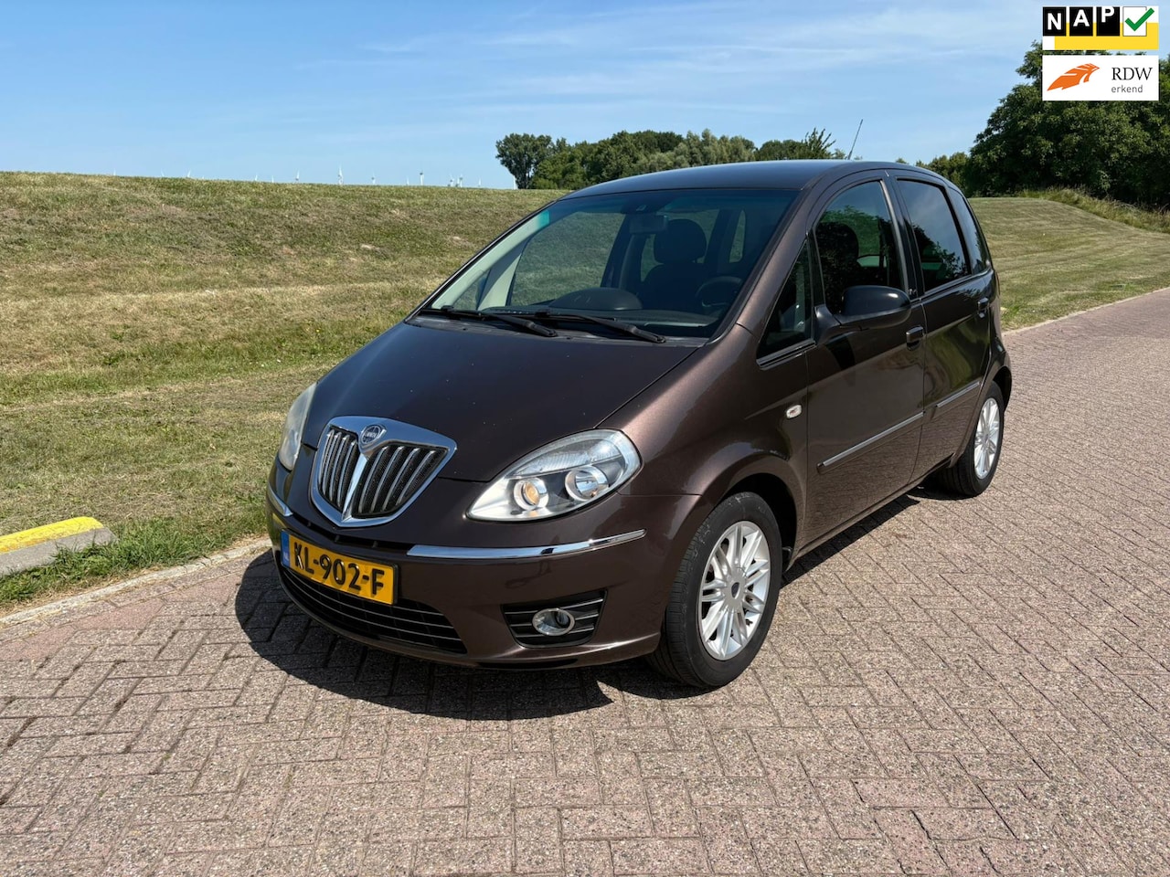 Lancia Musa - 1.4i 16V Gold S&S Airco Trekhaak 2 sleutels City Steering NAP 1e eigenaar zeer nette auto - AutoWereld.nl