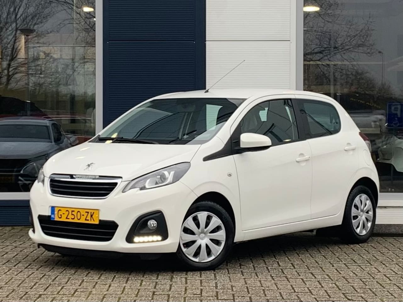Peugeot 108 - 1.0 e-VTi 72pk 5-drs Active | Airco | Bluetooth | LED dagrijverlichting | ABS | ISO-Fix | - AutoWereld.nl