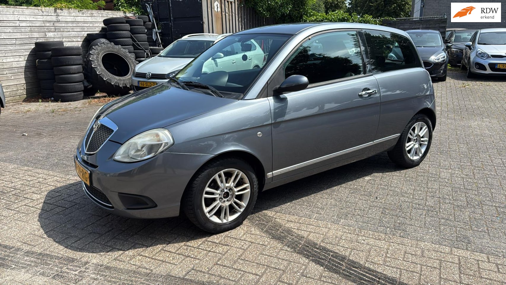 Lancia Y(psilon) - Ypsilon 1.4 Oro AIRCO APK Distrubitie recent goed rijdende auto - AutoWereld.nl