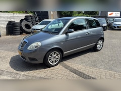 Lancia Y(psilon) - Ypsilon 1.4 Oro AIRCO APK Distrubitie recent goed rijdende auto