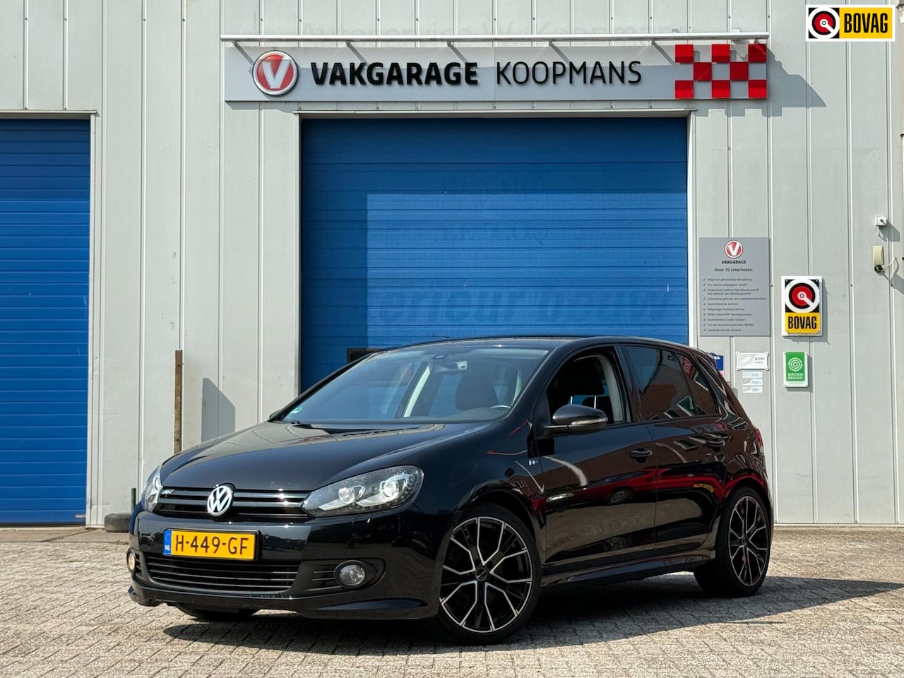 Volkswagen Golf - 1.4 TSI Highline R Line - AutoWereld.nl