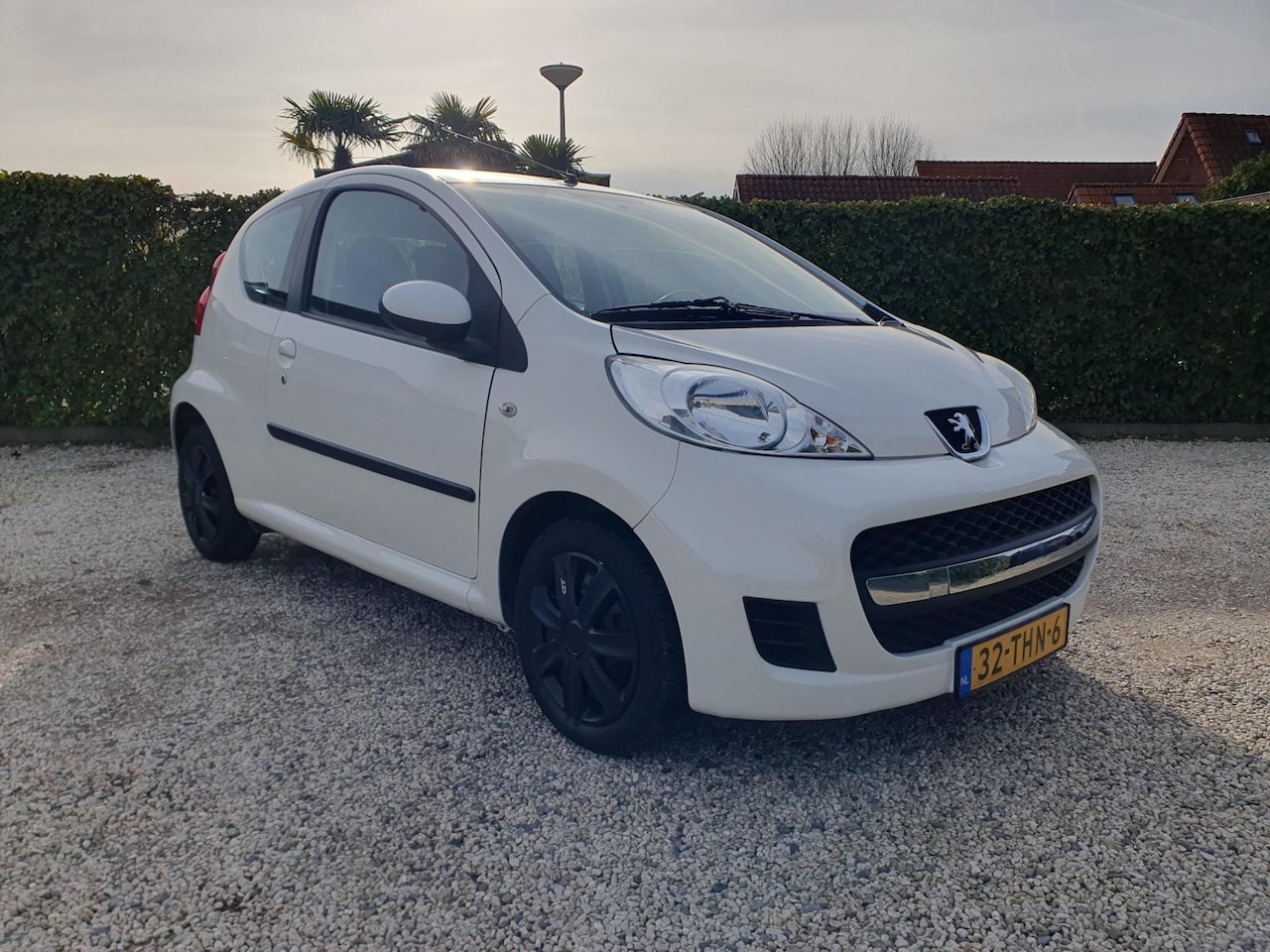 Peugeot 107 - 1.0-12V XS Automaat/Airco 80000KM!!! - AutoWereld.nl
