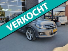 Volkswagen Tiguan - 1.4 TSI 90KW/122PK R-Line Edition, zwenkbare trekhaak, cruise control, climatronic, parkee