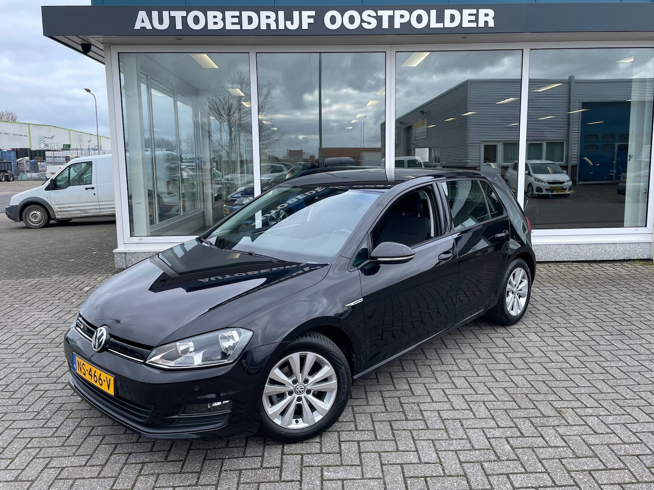 Volkswagen Golf - 1.0 TSI Comfortline 1.0 TSI Comfortline - AutoWereld.nl