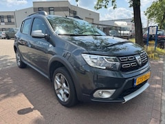 Dacia Sandero Stepway - 1.0 SCe 5deurs Laureate Airco, Navigatie