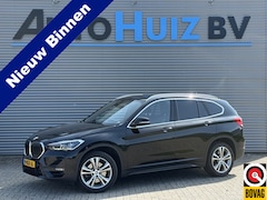 BMW X1 - sDrive20i 192 PK Sport Line Achteruitrijcamera Trekhaak DAB Head-Up Display 18 Inch