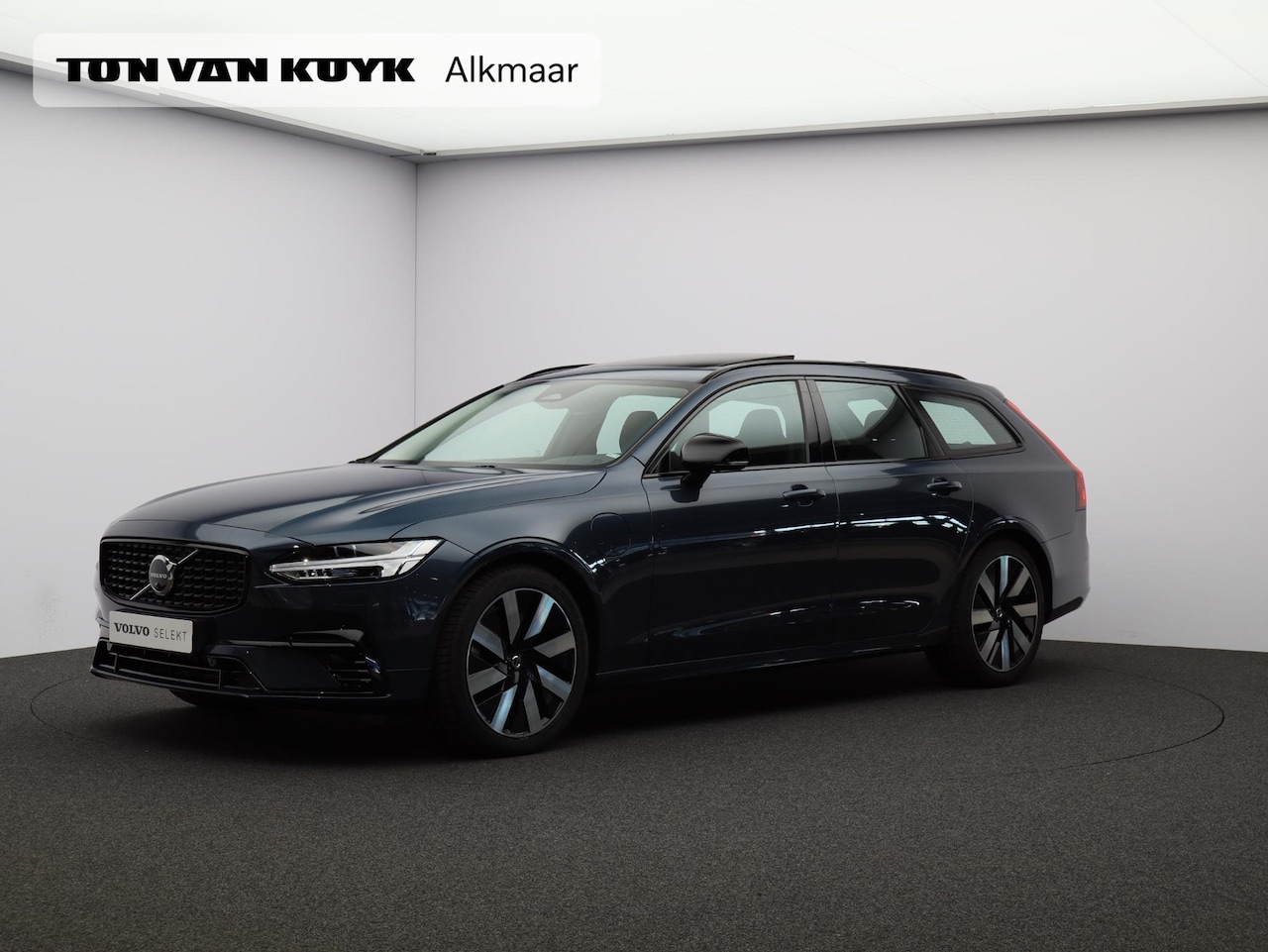 Volvo V90 - T6 Plug-in hybrid 350PK AWD Ultimate Dark Volvo V90 2.0 T6 Recharge AWD Ultimate Dark / 36 - AutoWereld.nl