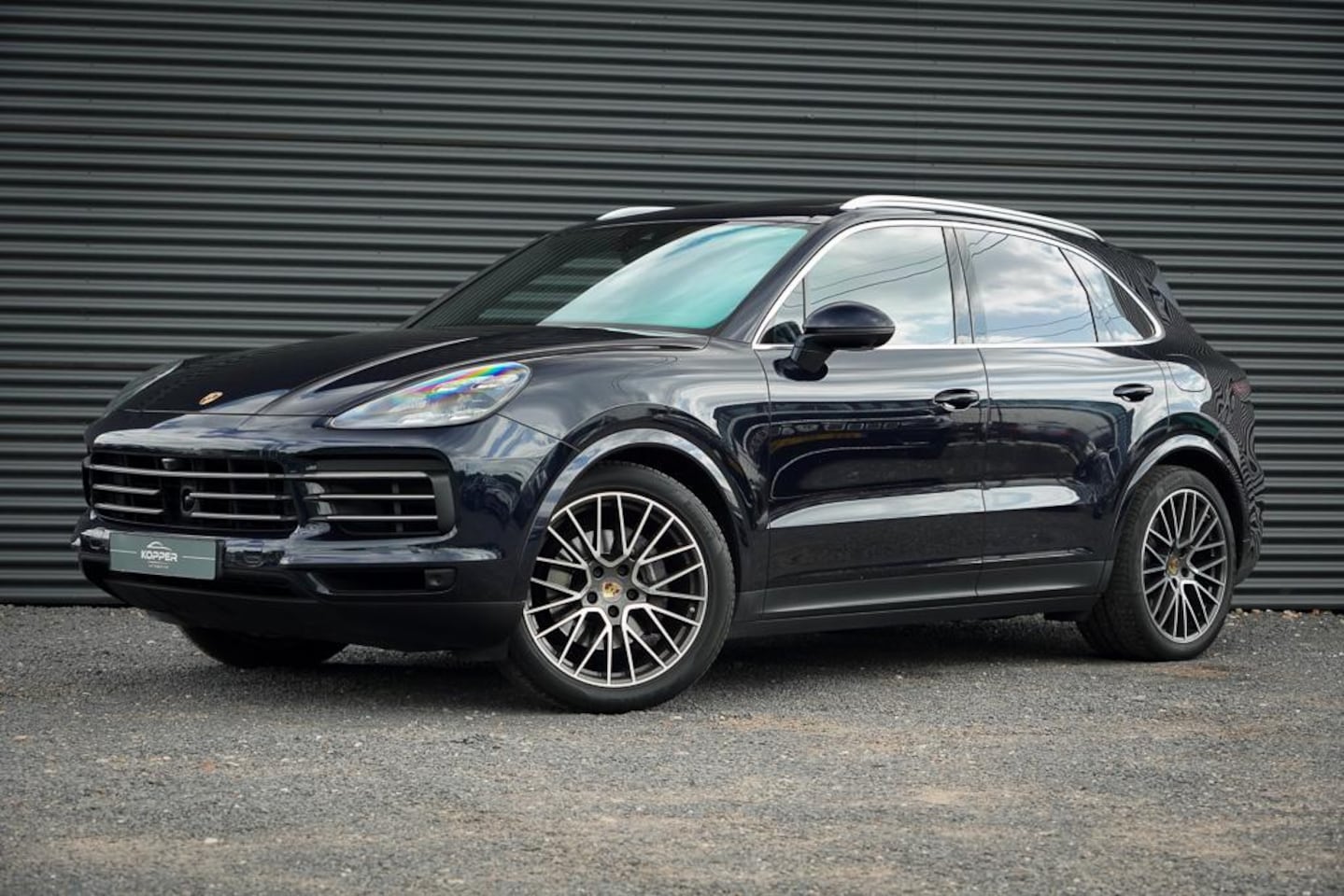 Porsche Cayenne - 3.0 E-Hybrid / Pano / 4Wielsturing / InnoDrive / Clanck / Trekhaak / Luchtvering / NL Auto - AutoWereld.nl