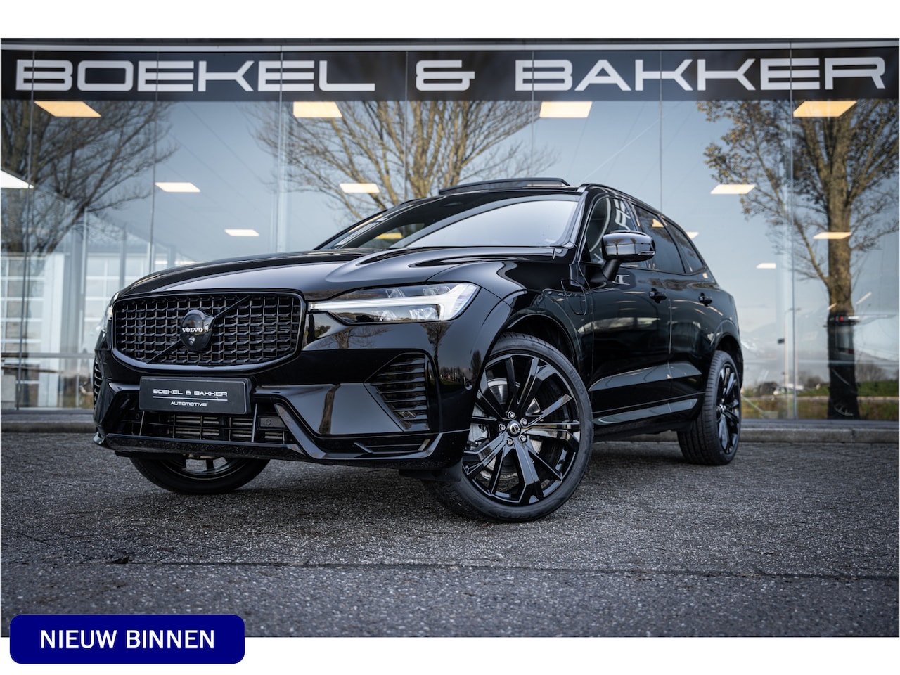 Volvo XC60 - 2.0 T6 Plug-in hybrid AWD Ultimate Black Edition Four-C luchtvering ** Trekhaak - AutoWereld.nl
