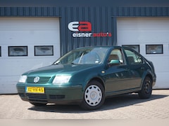Volkswagen Bora - 1.6 Trendline | APK NIEUW |