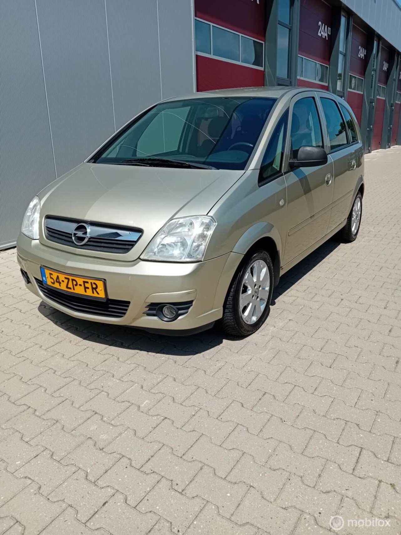 Opel Meriva - 1.6-16V Temptation HEEFT WAT GEBRUIKERS SPOREN - AutoWereld.nl