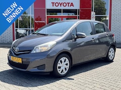 Toyota Yaris - 1.3 VVT-i ASPIRATION NL-AUTO 1E-EIG DEALER-OND NAVI CRUISE AFN-TREKHAAK BLUETOOTH CAMERA C