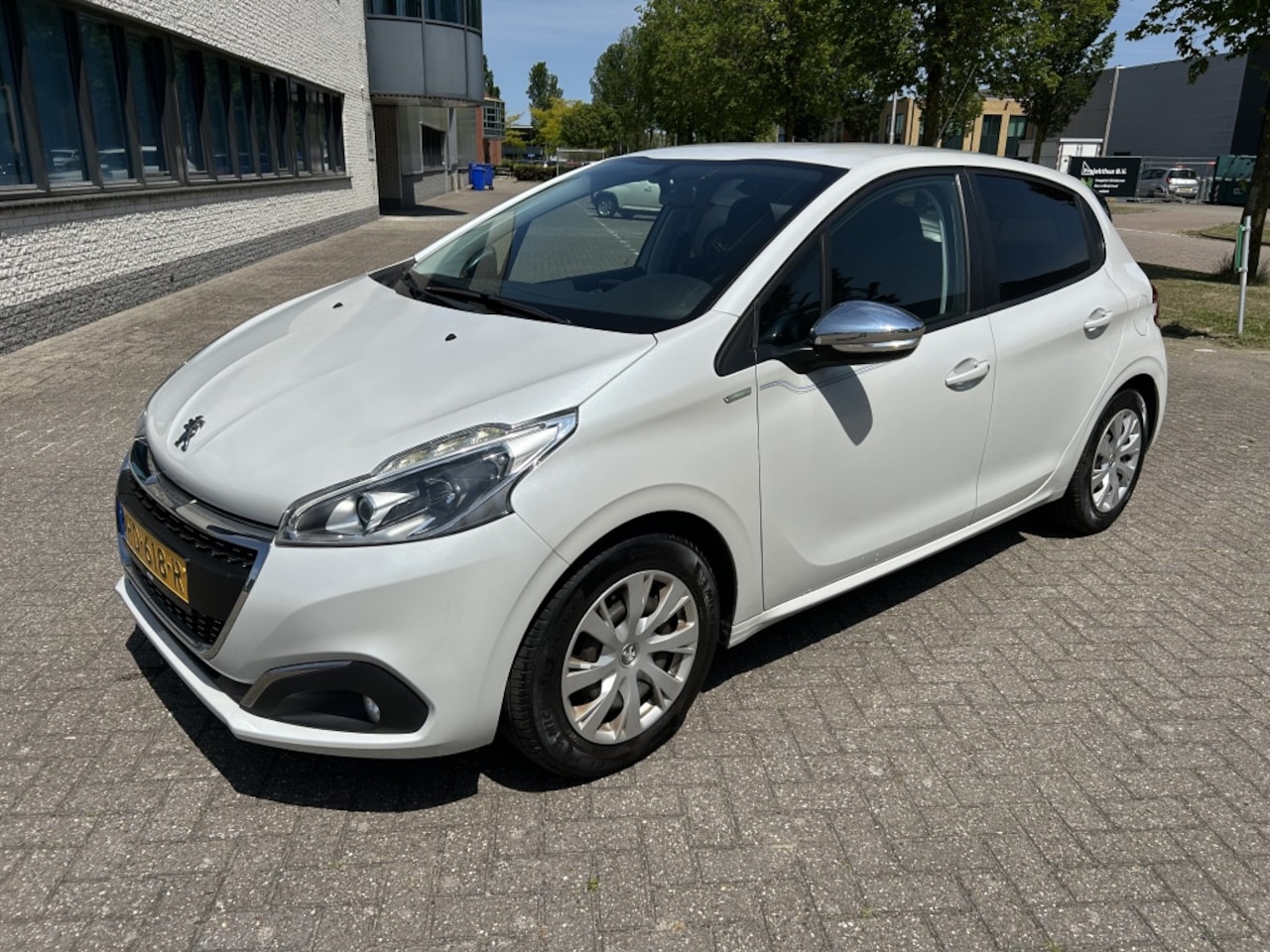 Peugeot 208 - 1.2 PureT Urban Soul NAVI CRUISE PDC TRHK NAP! - AutoWereld.nl