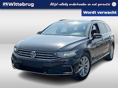 Volkswagen Passat Variant - 1.4 TSI 218pk PHEV GTE DSG Automaat Leder / Digitaal dashboard / parkeersensoren / App-con