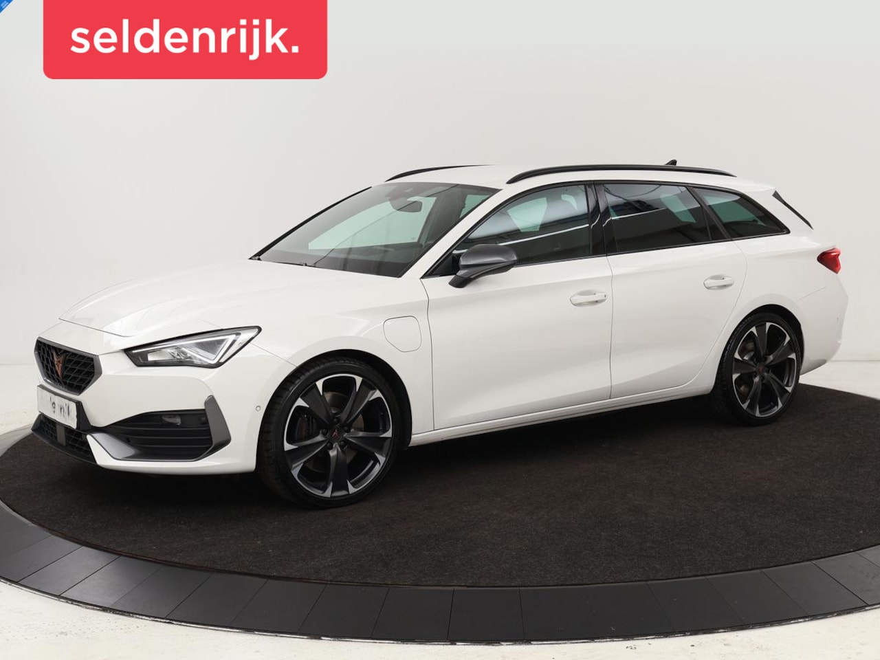 CUPRA Leon - 1.4 e-Hybrid VZ Business | Camera | Stoel & Stuurverwarming | Adaptive cruise | Carplay | - AutoWereld.nl