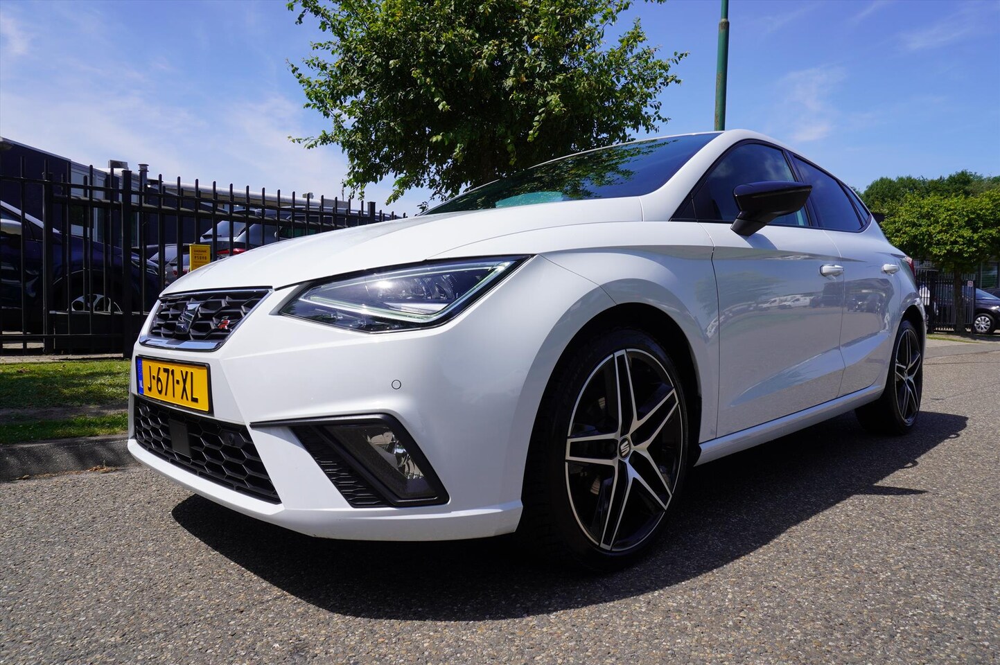 Seat Ibiza - 1.0 EcoTSI 95pk FR Limited Edition Apple Carplay - AutoWereld.nl