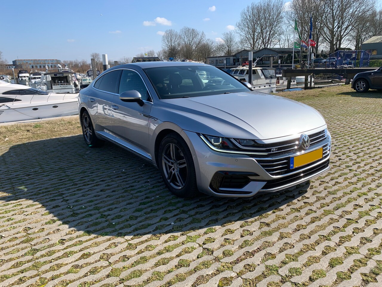 Volkswagen Arteon - 2.0 TSI Business R R-Line CARPLAY 190PK DSG - AutoWereld.nl