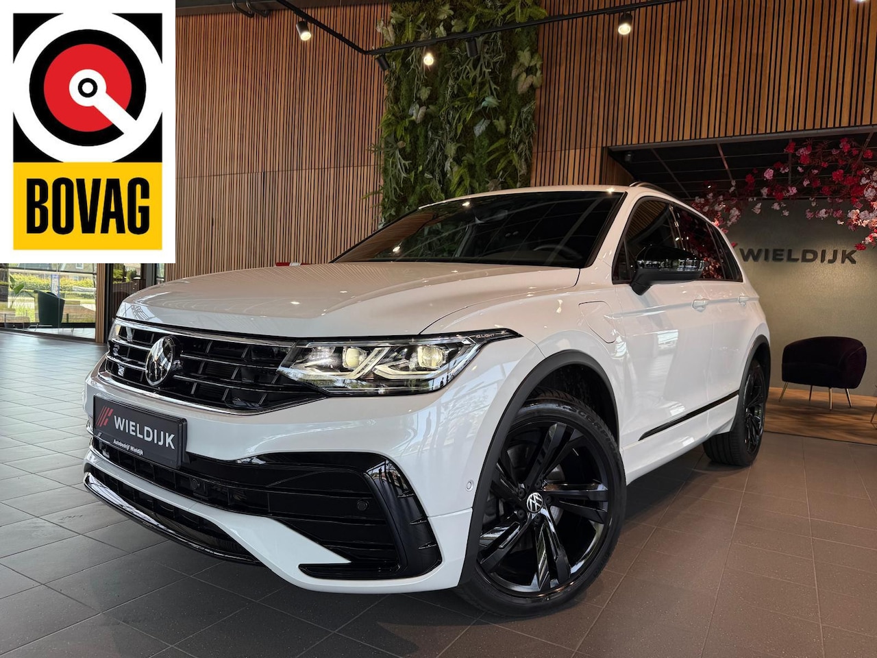 Volkswagen Tiguan - 1.4 TSI eHybrid R-Line Business+ Panorama schuif trekhaak - AutoWereld.nl