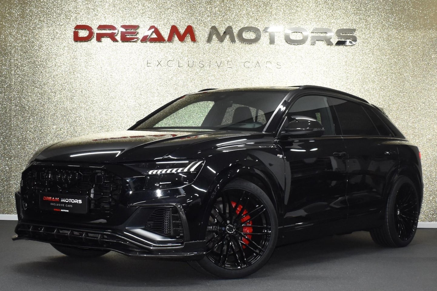 Audi Q8 - 55 TFSI e S-Line Quattro COMPETITION 381pk | AKRAPOVIC | CARBON - AutoWereld.nl