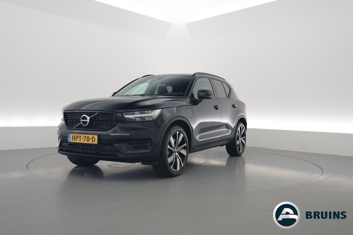 Volvo XC40 - 1.5 T4 Recharge R-Design | Stoel + stuurverwarming | 20 '' | Camera | Apple Carplay | - AutoWereld.nl