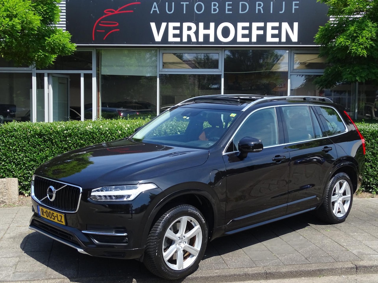 Volvo XC90 - 2.0 T8 Twin Engine AWD R-Design - PANORAMADAK - ADAPTIVE / AUTO PILOT - PARK CAMERA !! - AutoWereld.nl