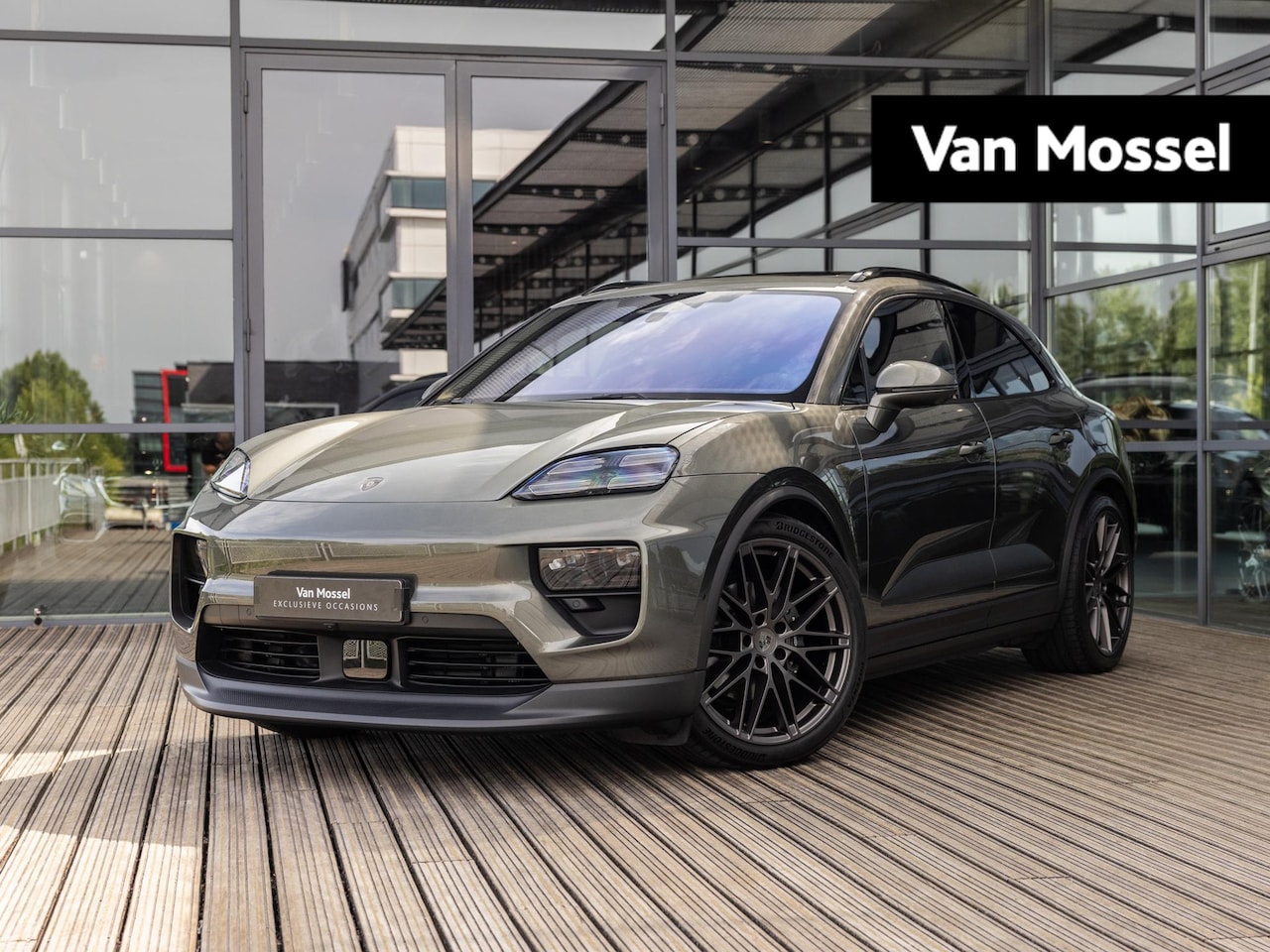 Porsche Macan - 4 100 kWh | PANORAMA | PASM LUCHTVERING | PDLS + | BOSE | 360 CAMERA | 18-WEG STOELEN | AV - AutoWereld.nl