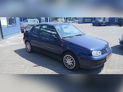Volkswagen Golf Cabriolet - 1.8 Trendline APK verlopen