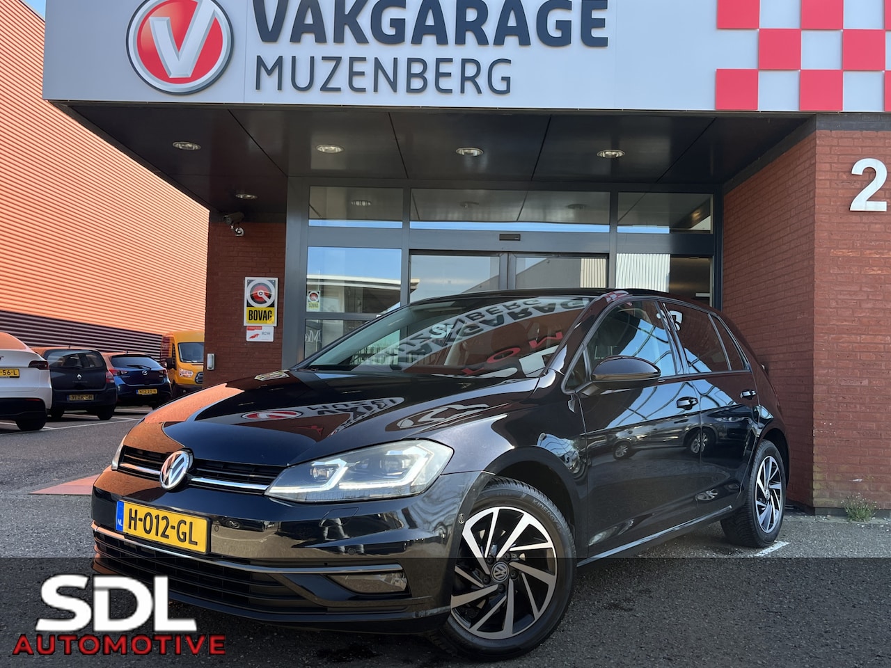Volkswagen Golf - 1.0 TSI Highline // FULL LED // NAVI // PDC // CLIMA // LAGE KM-STAND!!! - AutoWereld.nl