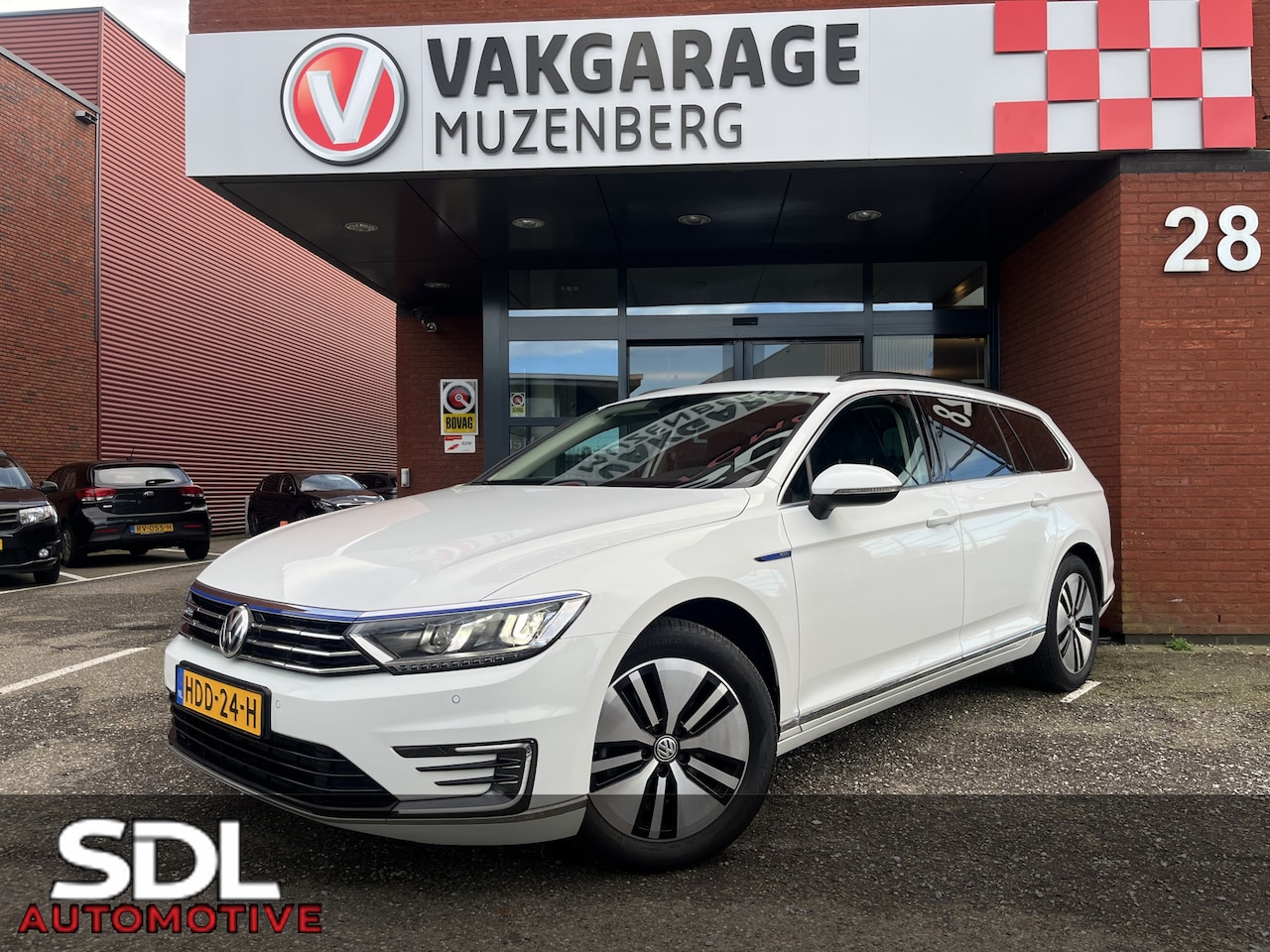 Volkswagen Passat Variant - 1.4 TSI GTE Highline // FULL LED // NAVI // CAMERA // PDC // ADAPTIV CRUISE - AutoWereld.nl