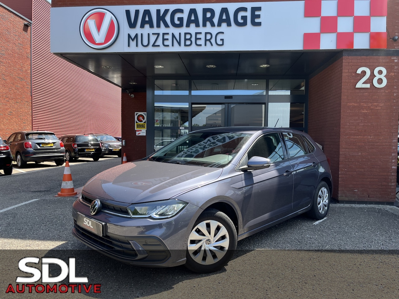 Volkswagen Polo - 1.0 TSI Comfortline // CRUISE .// AIRCO // LED // APPLE-ANDROID AUTO // PARKEERSENSOREN V+ - AutoWereld.nl