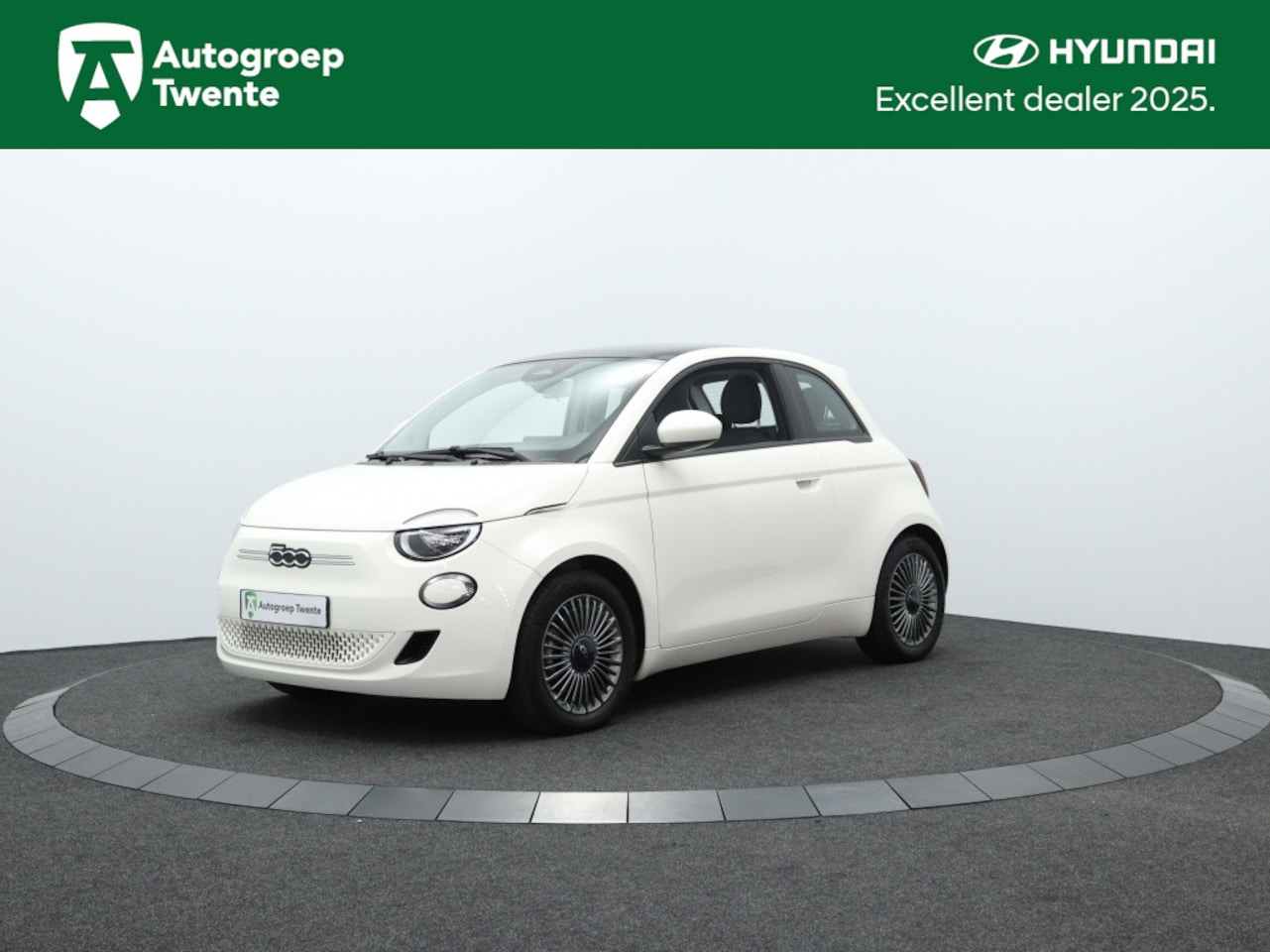 Fiat 500 - Icon 42 kWh | Panoramadak | Navigatie - AutoWereld.nl