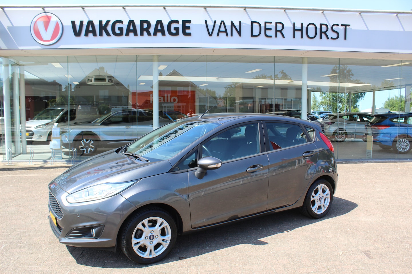 Ford Fiesta - 1.0 Style Ultimate 1.0 Style Ultimate , 82pk Airco , Cruise control , Parkeersensoren V+A , Navigatie Bleutoo - AutoWereld.nl