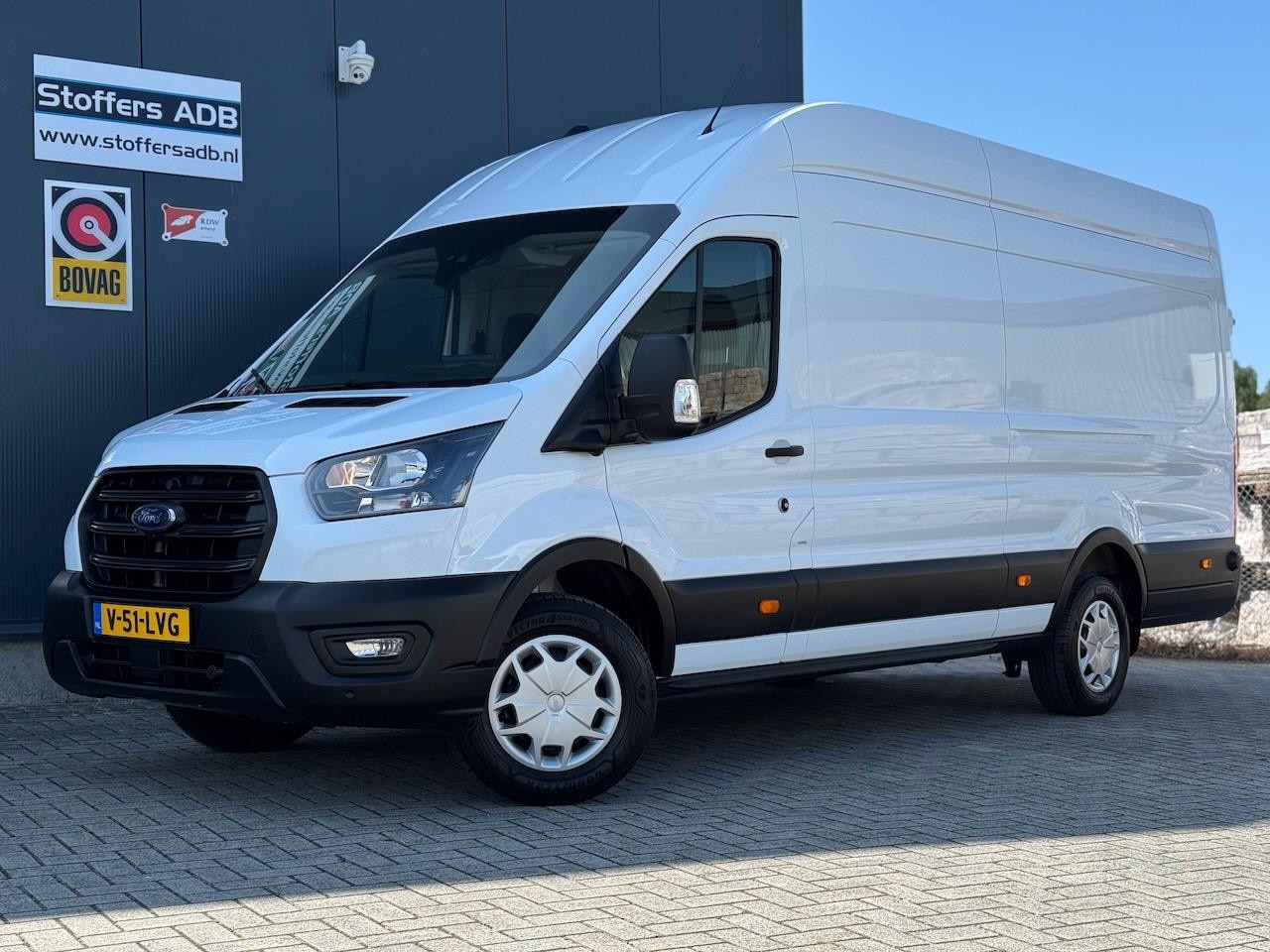 Ford Transit - 350 2.0 TDCI L4H3 Trend RWD | Verlengde garantie | Navi | 360 Camera | Express Line | CarP - AutoWereld.nl