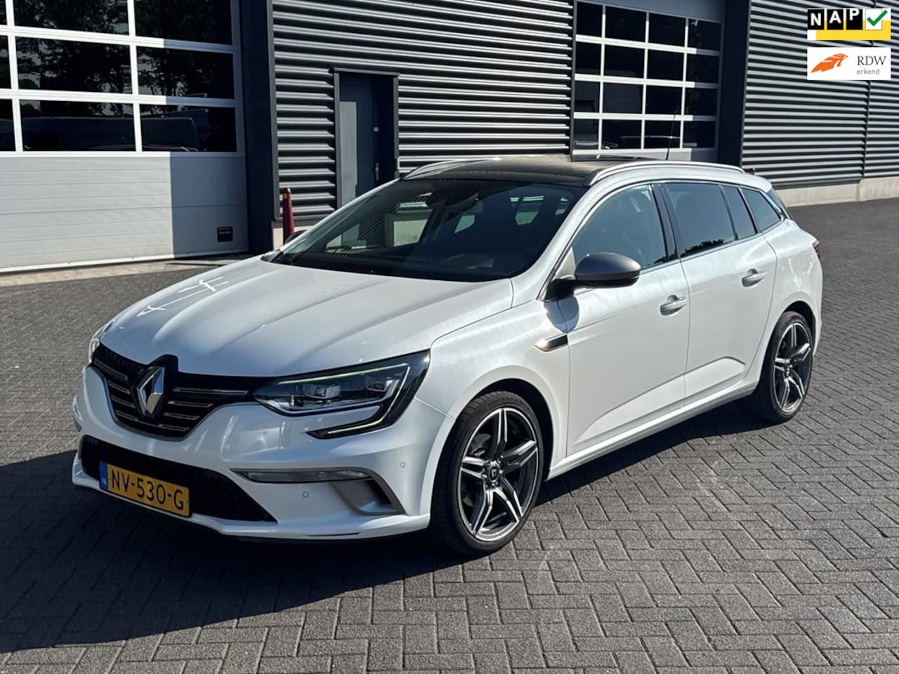 Renault Mégane Estate - 1.5 dCi GT-Line bose, panoramadak, camera, navigatie pro, lichtmetalen velgen - AutoWereld.nl