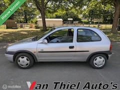 Opel Corsa - 1.4i Strada