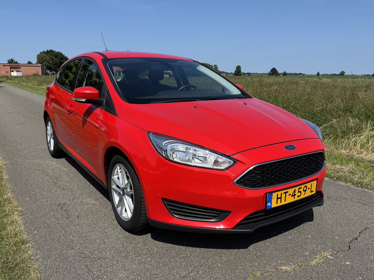 Ford Focus - 1.0 Trend Edition Airco/Navigatie/PDC - AutoWereld.nl