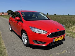 Ford Focus - 1.0 Trend Edition Airco/Navigatie/PDC