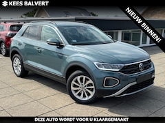 Volkswagen T-Roc - 1.5 TSI Life Edition DSG Automaat | PDC | Keyless |