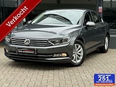 Volkswagen Passat - 1.4 TSI ACT Highline Dsg*Navi*Keyless