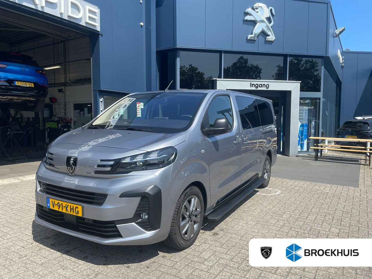 Peugeot Expert - 2.0 BlueHDi 180 S&S L3 DC AUT. | Glasslook | Sidesteps | | 2 zitplaatsen rechtsvoor | Acht - AutoWereld.nl