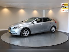 Volvo V40 - 1.6 T2 Momentum *2de eigenaar/Dealer OH* Trekhaak|Cruise|Navi
