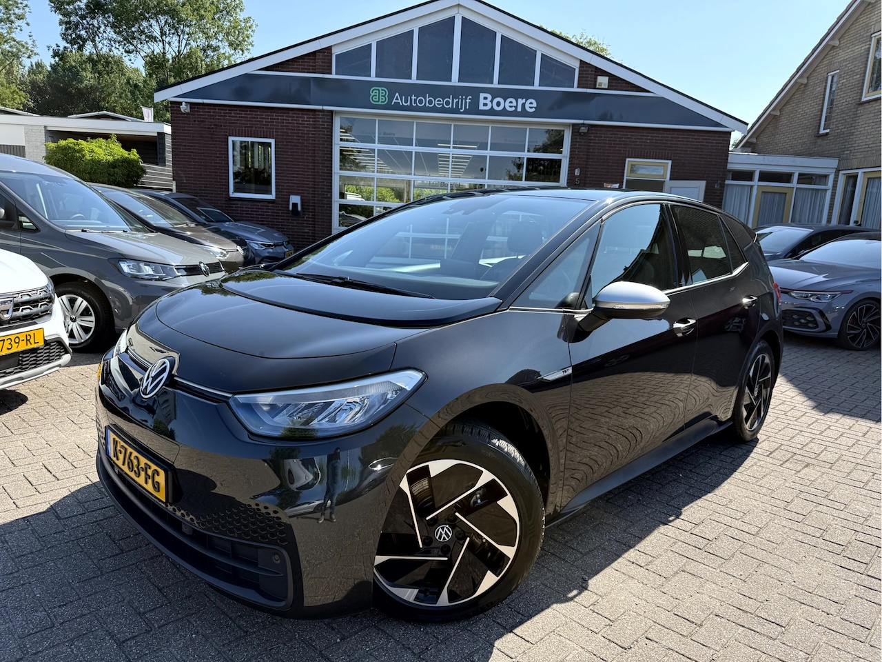 Volkswagen ID.3 - First 58 kWh 18''Lmv, Trekhaak, Stoelverwarming, App Connect - AutoWereld.nl