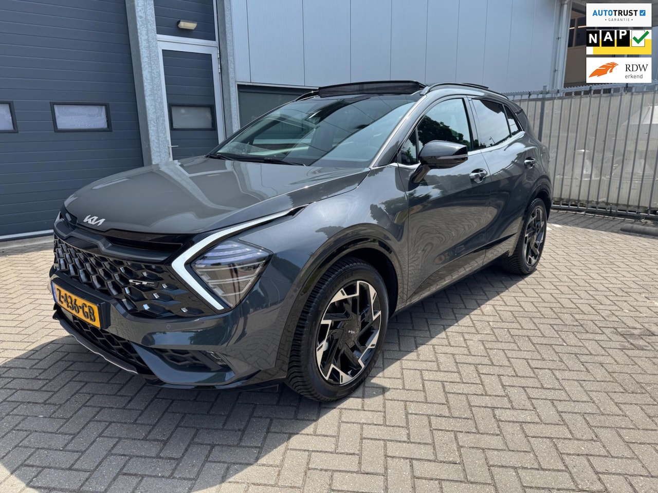 Kia Sportage - 1.6 T-GDi Plug-in Hybrid AWD GT-Line Panoramadak, LED, Camera, Trekhaak, etc. - AutoWereld.nl