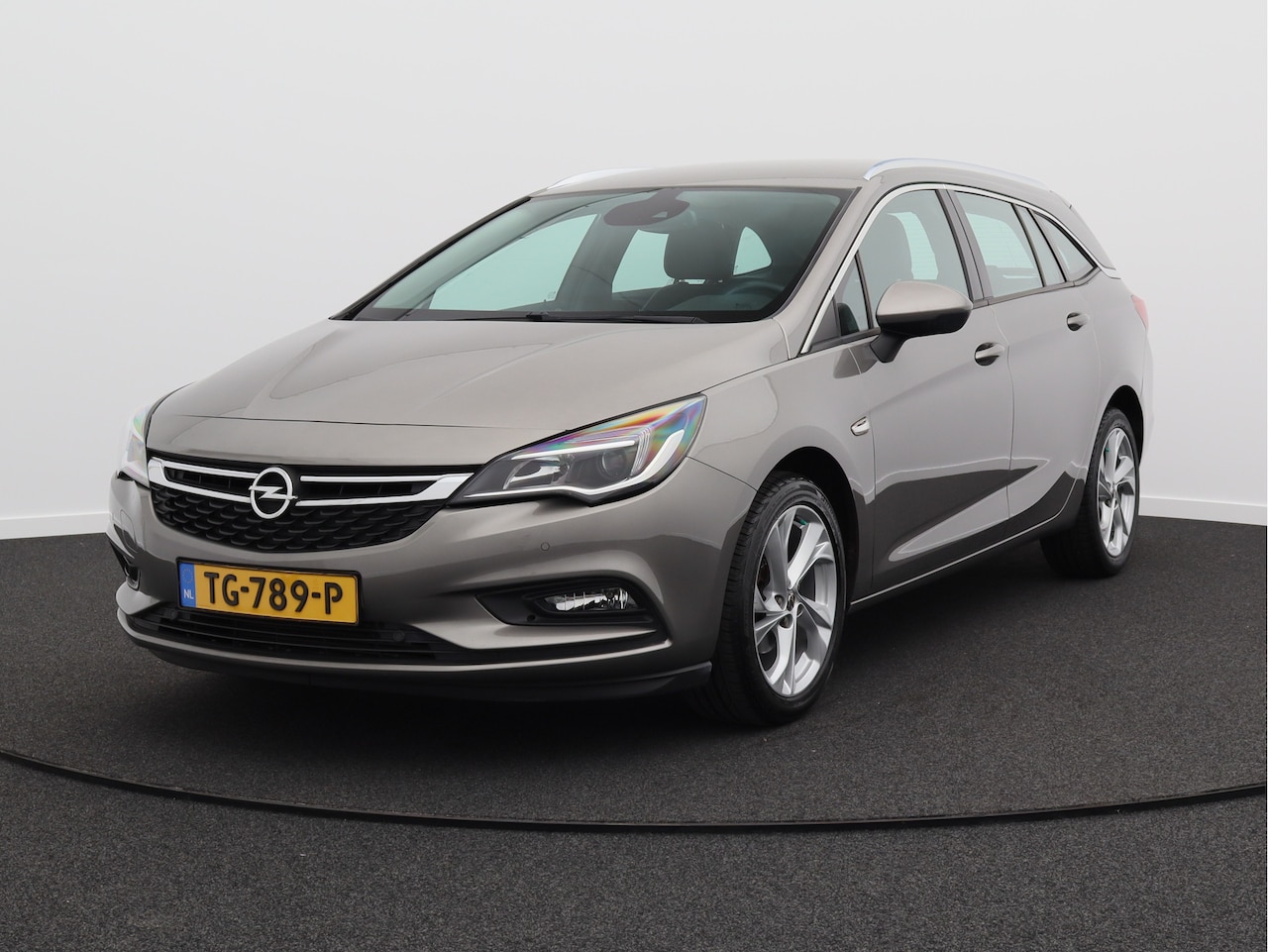 Opel Astra Sports Tourer - 1.0 Innovation/ lage km/ zeer mooi! - AutoWereld.nl