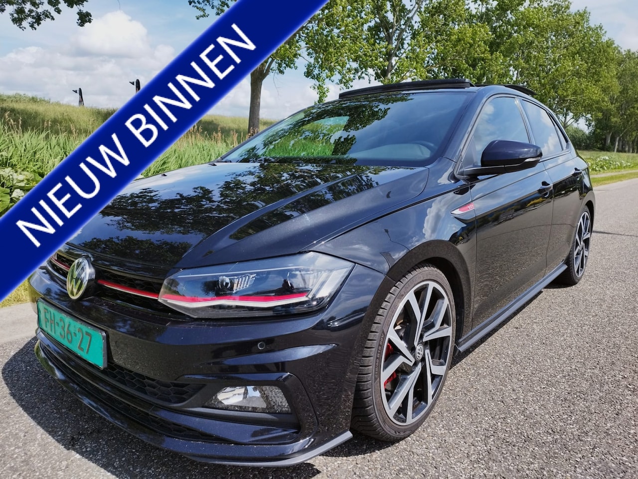 Volkswagen Polo - 2.0 TSI GTI ** DSG ** VC ** Panodak ** 18 inch ** Beats Audio ** NAVI ** Carplay ** - AutoWereld.nl