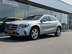 Mercedes-Benz GLA-Klasse - 180 Business Solution AMG automaat / panoramadak , apple-carplay, achteruitrijcamera