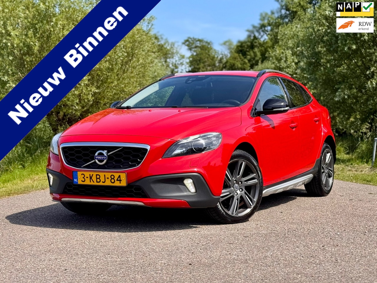Volvo V40 Cross Country - 1.6 D2 Summum Leer Clima Navi PDC Trekhaak Stoelverwarming Perfect Onderhouden NAP - AutoWereld.nl