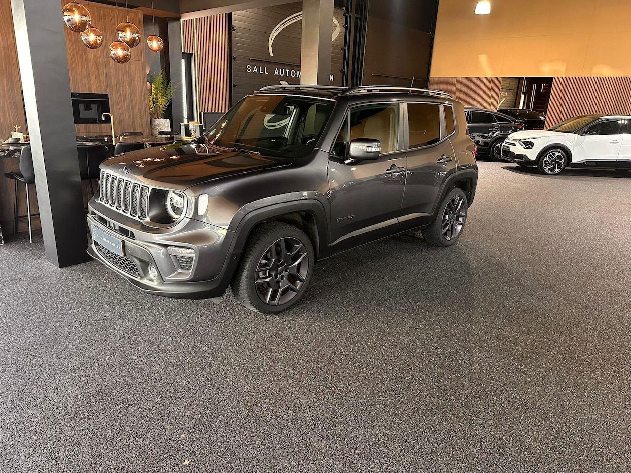 Jeep Renegade - 4xe 240 Plug-in Hybrid Electric S | Trekhaak - AutoWereld.nl
