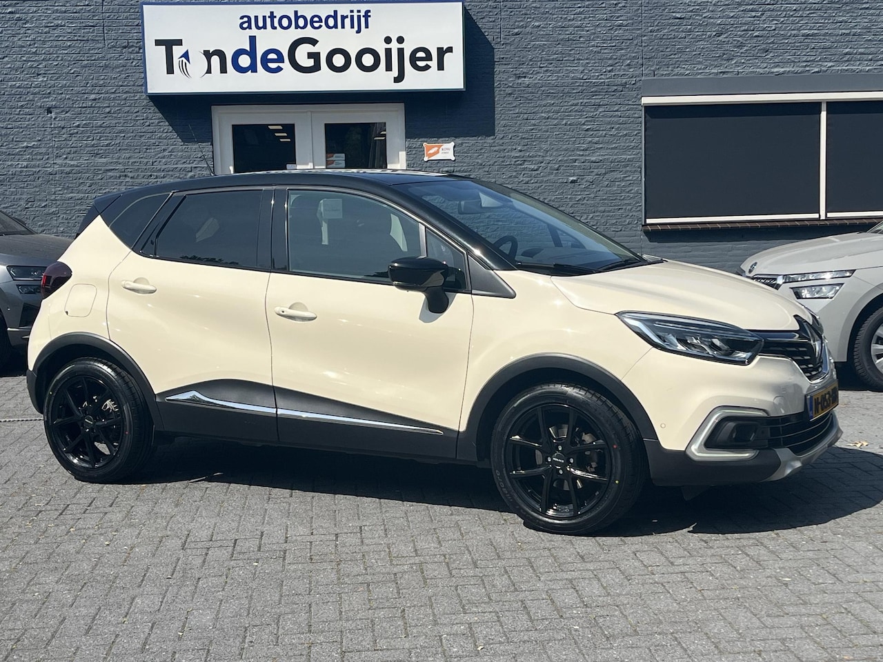 Renault Captur - 1.2 TCe Intens | NAV. | CAMERA | 17" | - AutoWereld.nl
