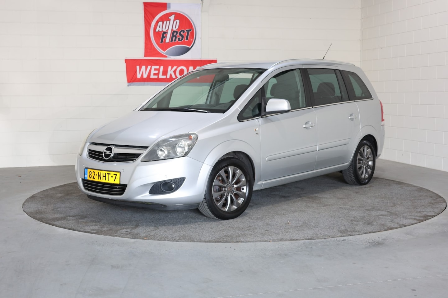 Opel Zafira - 1.8 111 years Edition 1.8 111 years Edition, 7 persoon, Airco, Cruise control, Navi, Parkeersensoren, Trekhaak, - AutoWereld.nl